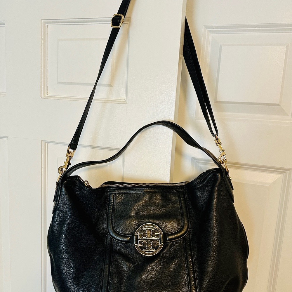 Tory Burch Black Leather Shoulder Bag with Adjustable Strap
